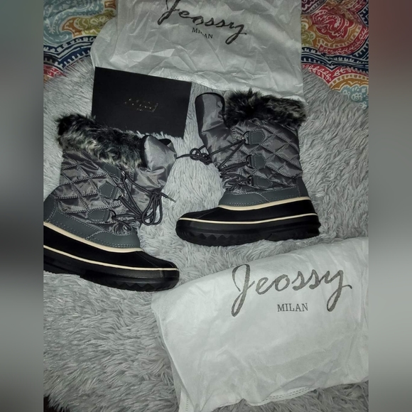 Women Winter Waterproof Snow Boots Warm Faux Fur | Size 6 | NWT - Picture 1 of 2